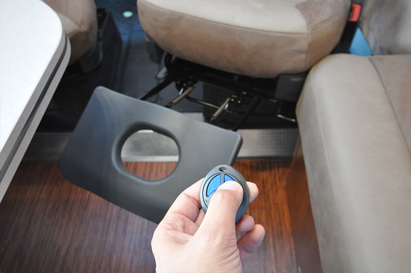 RELAX SEAT SYSTEM: IL SEDILE CABINA DIVENTA UNA "CHAISE LONGUE"